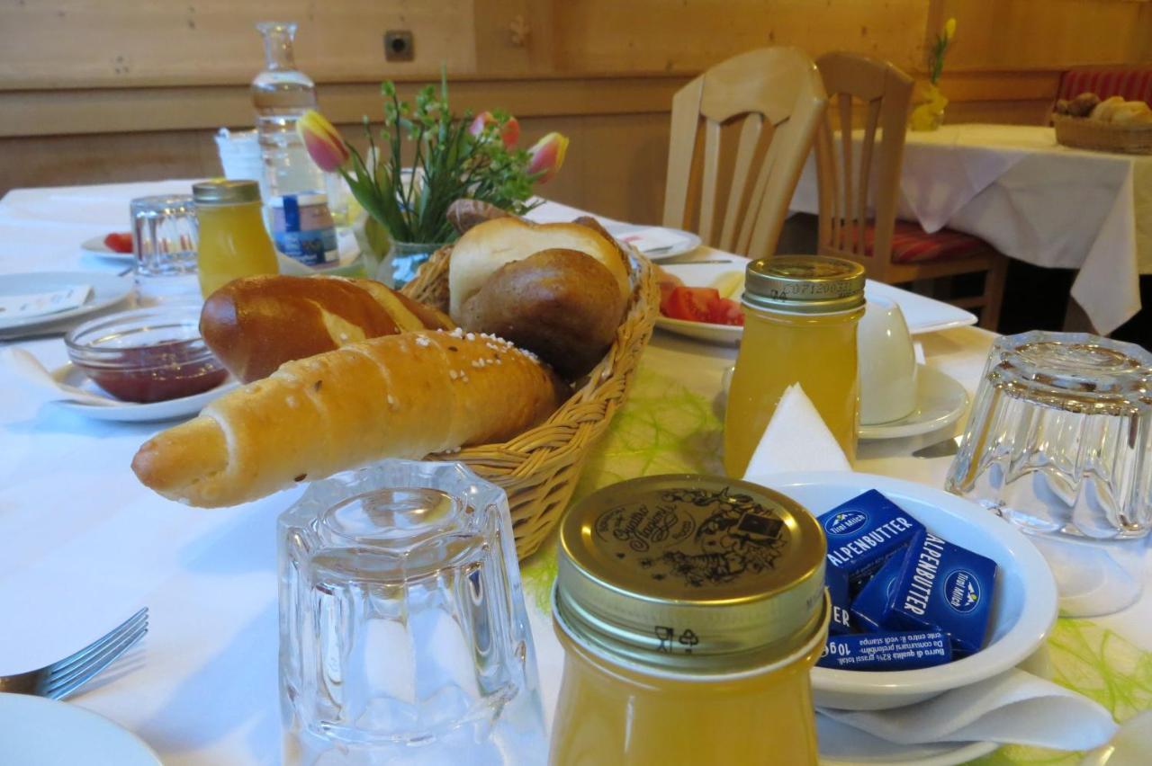 Hotel Kleißl Oberperfuss Buitenkant foto